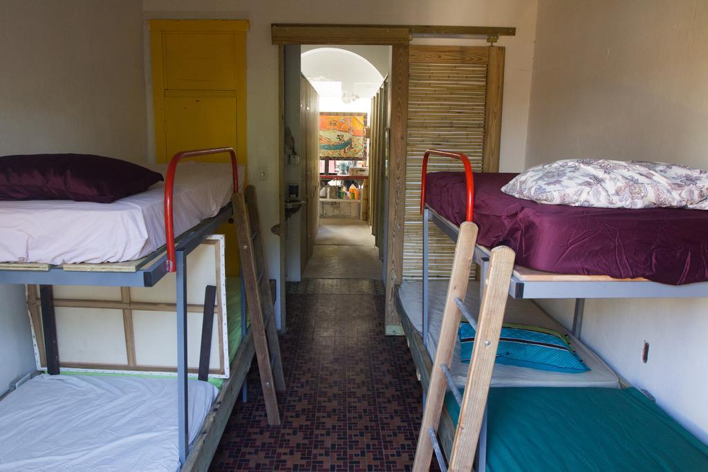 Base Hostel Old Сан-Хуан Номер фото